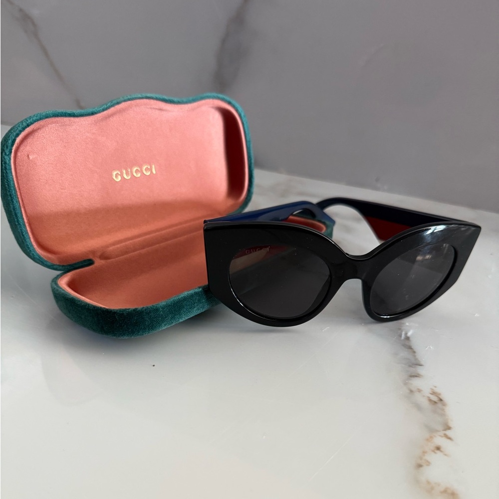 Gucci sunglasses. Thick cat eye frames - Picture 4 of 11